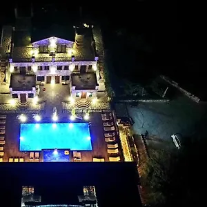 **** Hotel Limni Albanië